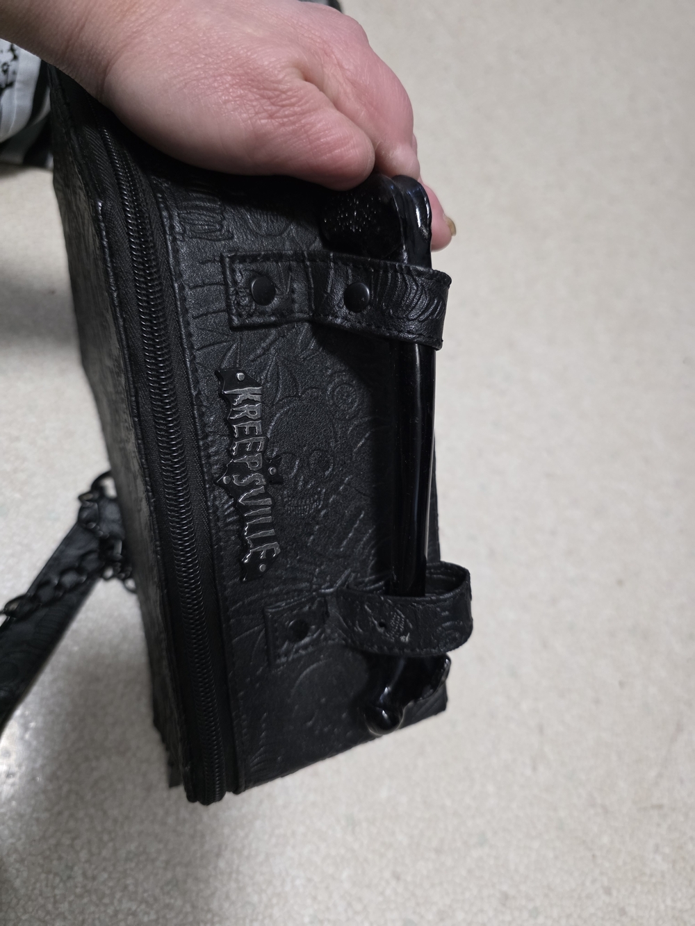 Kreepsville 666- Black Coffin-Shaped Crossbody Bag with Chain Strap - Picture 7 of 11